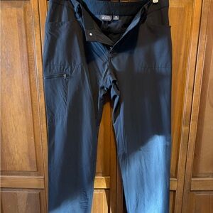 Eastern Mountain Sports Black Cargo Pants